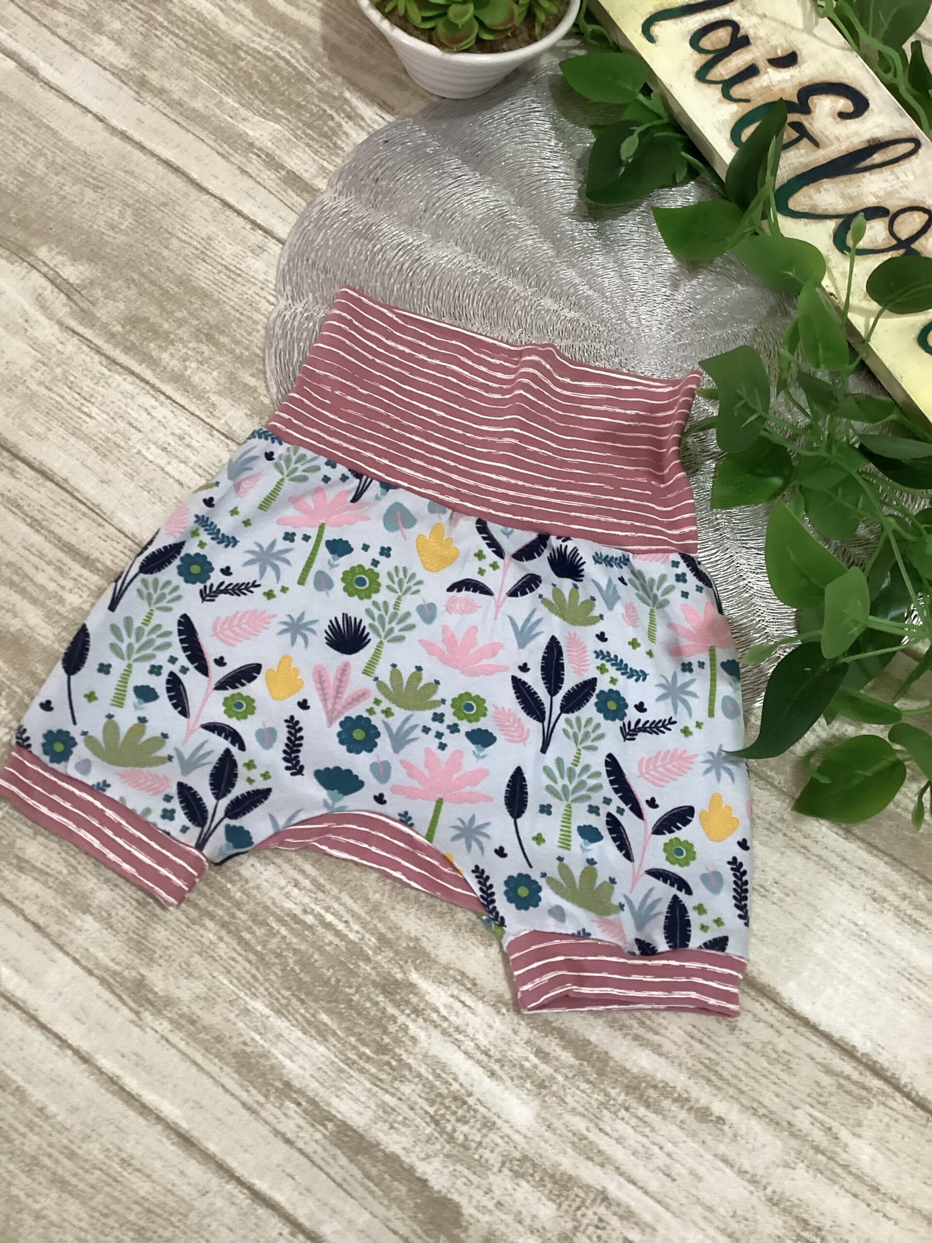 Pantalón corto evolutivo. 3/12 meses. Flores primavera. Punto camiseta - 2