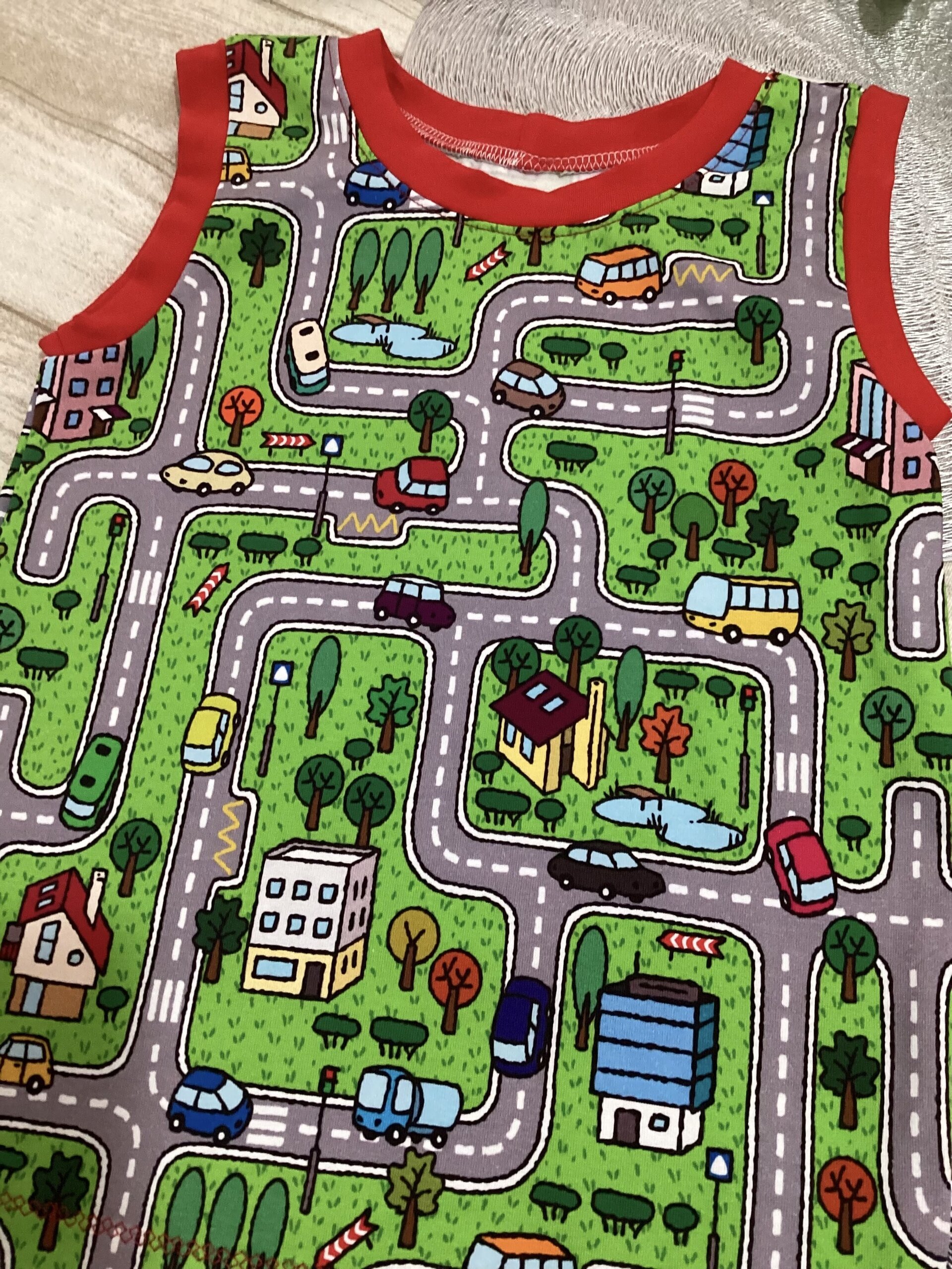 Camiseta 3/6 años. Tirantes. Carretera y coches. Alfombra juegos. Punto - 2