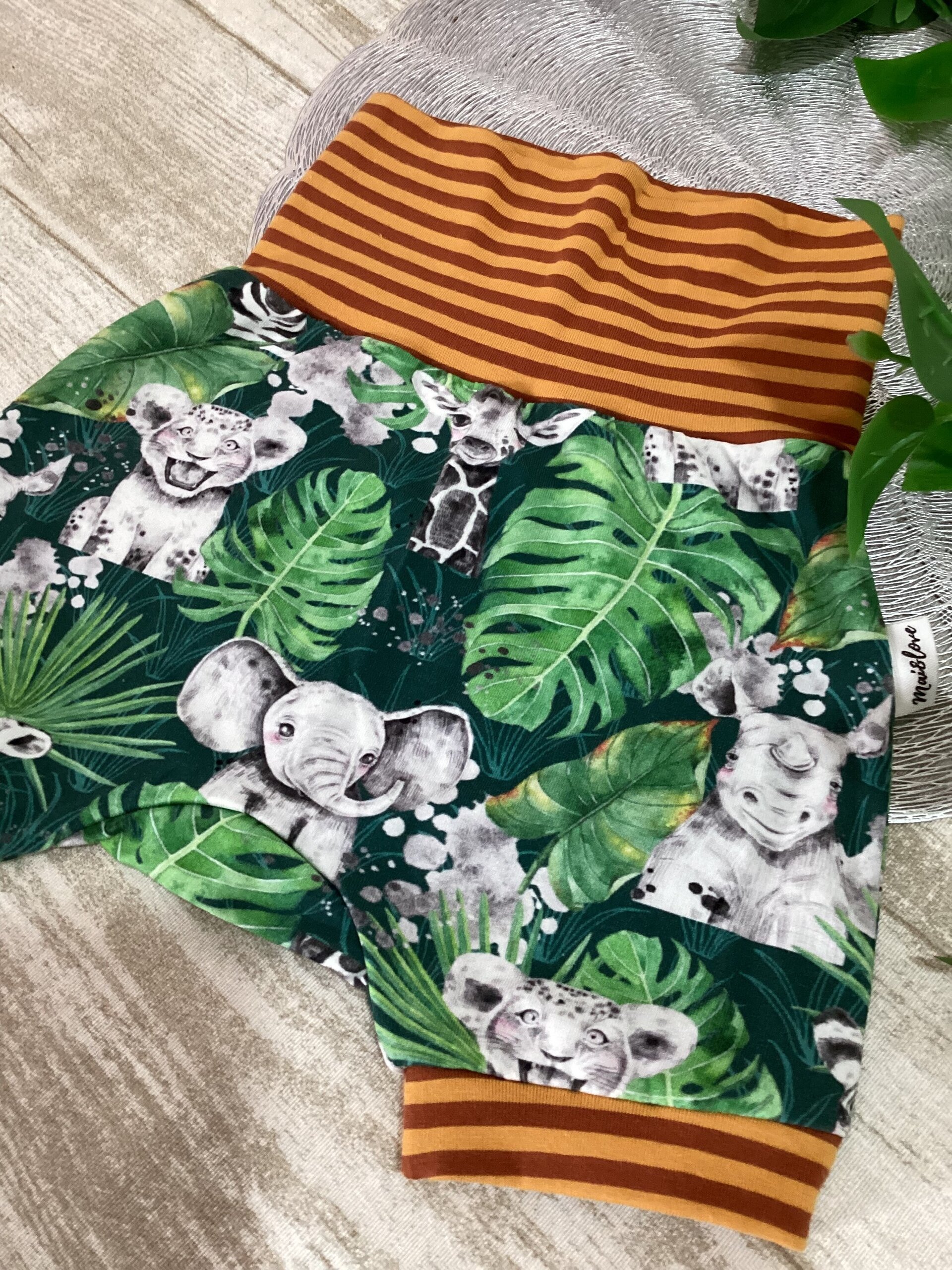 Pantalón corto 3/12 meses. Animalitos fondo verde. Punto camiseta. - 2