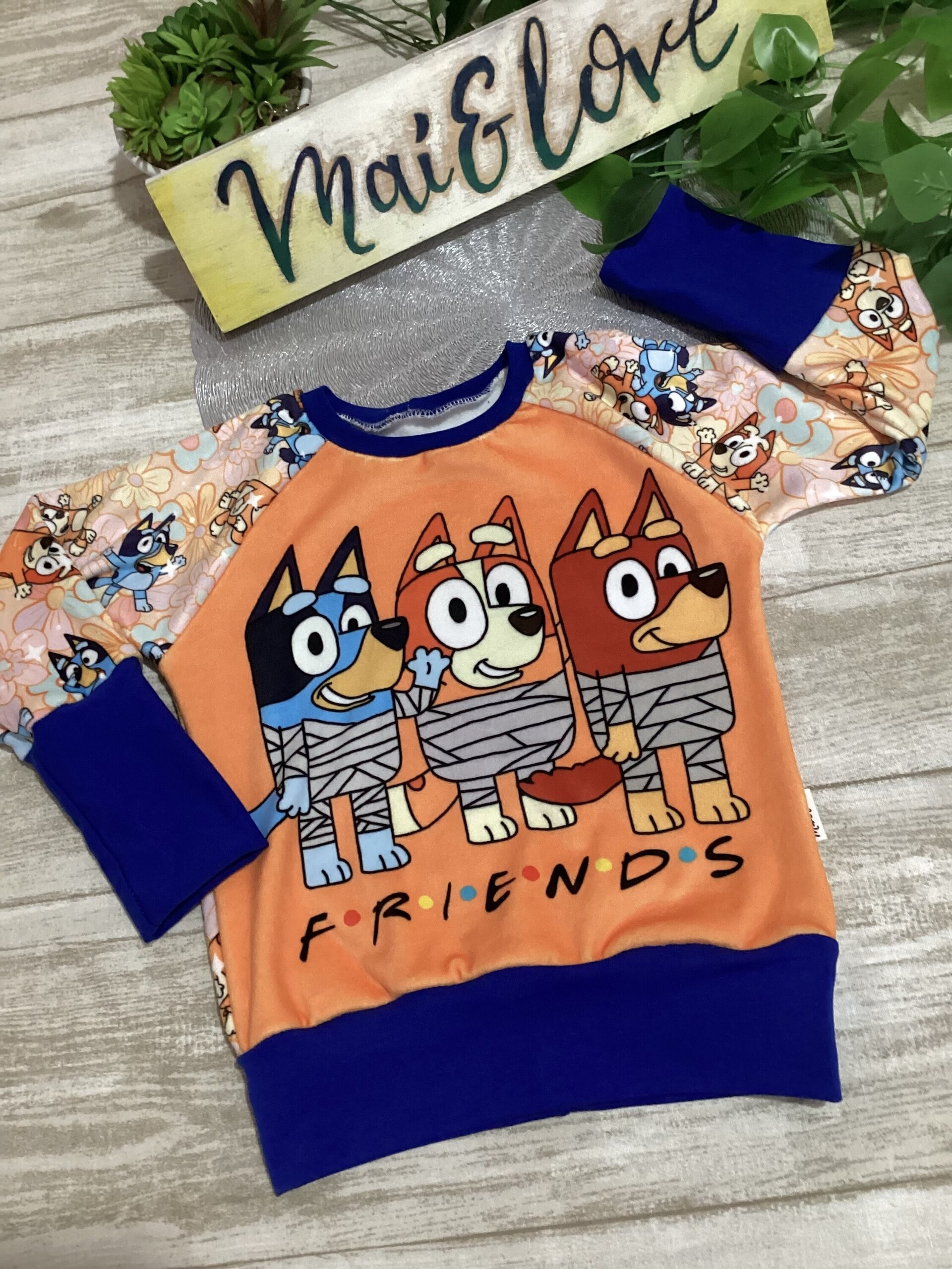 Sudadera 1/3 años. Fluffiest. Bluey y Bingo. Azul marino. Flores - 5
