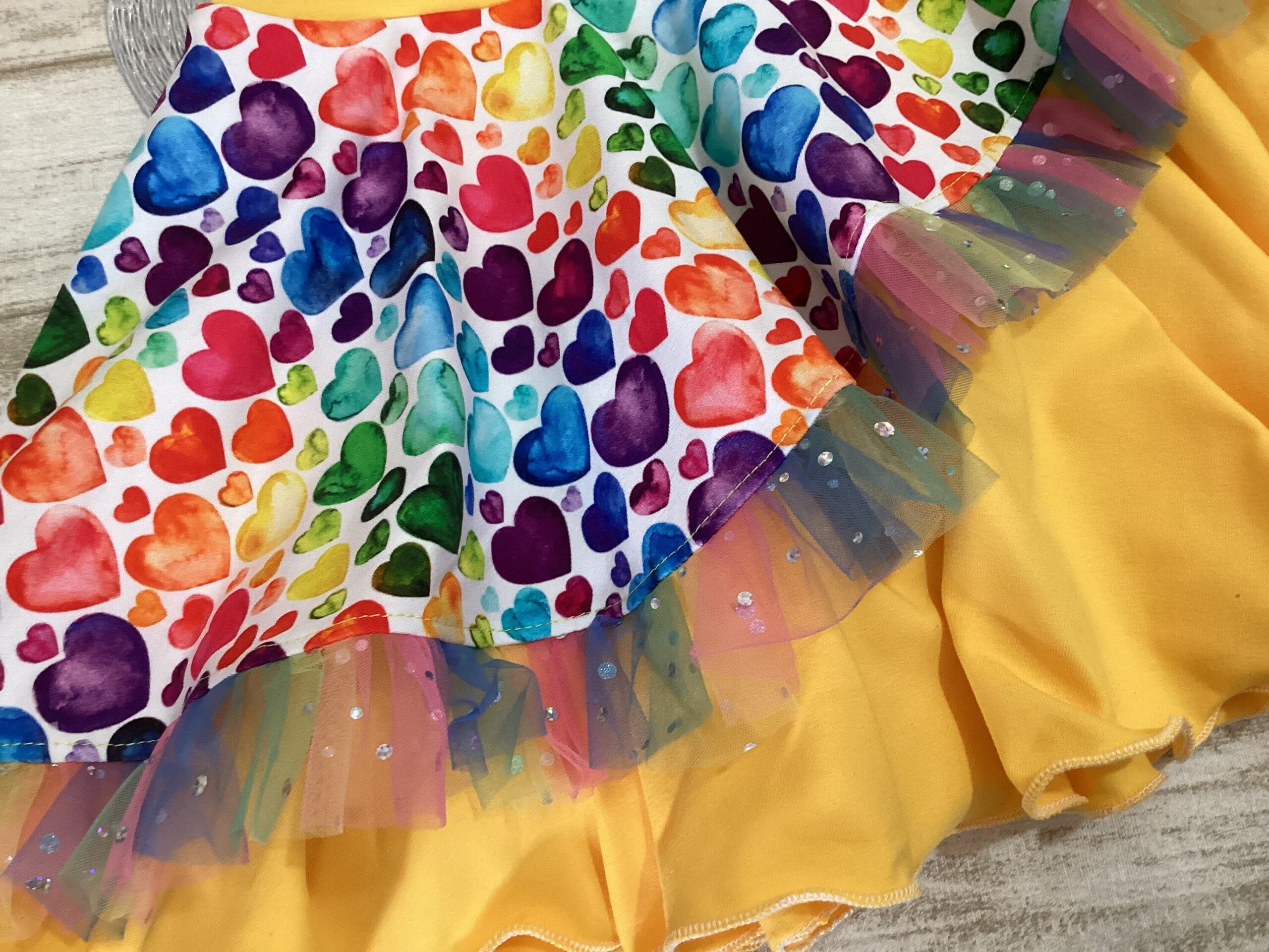 Falda 3/6 punto. Corazones multicolor. Tul. Doble falda con caída. - 2
