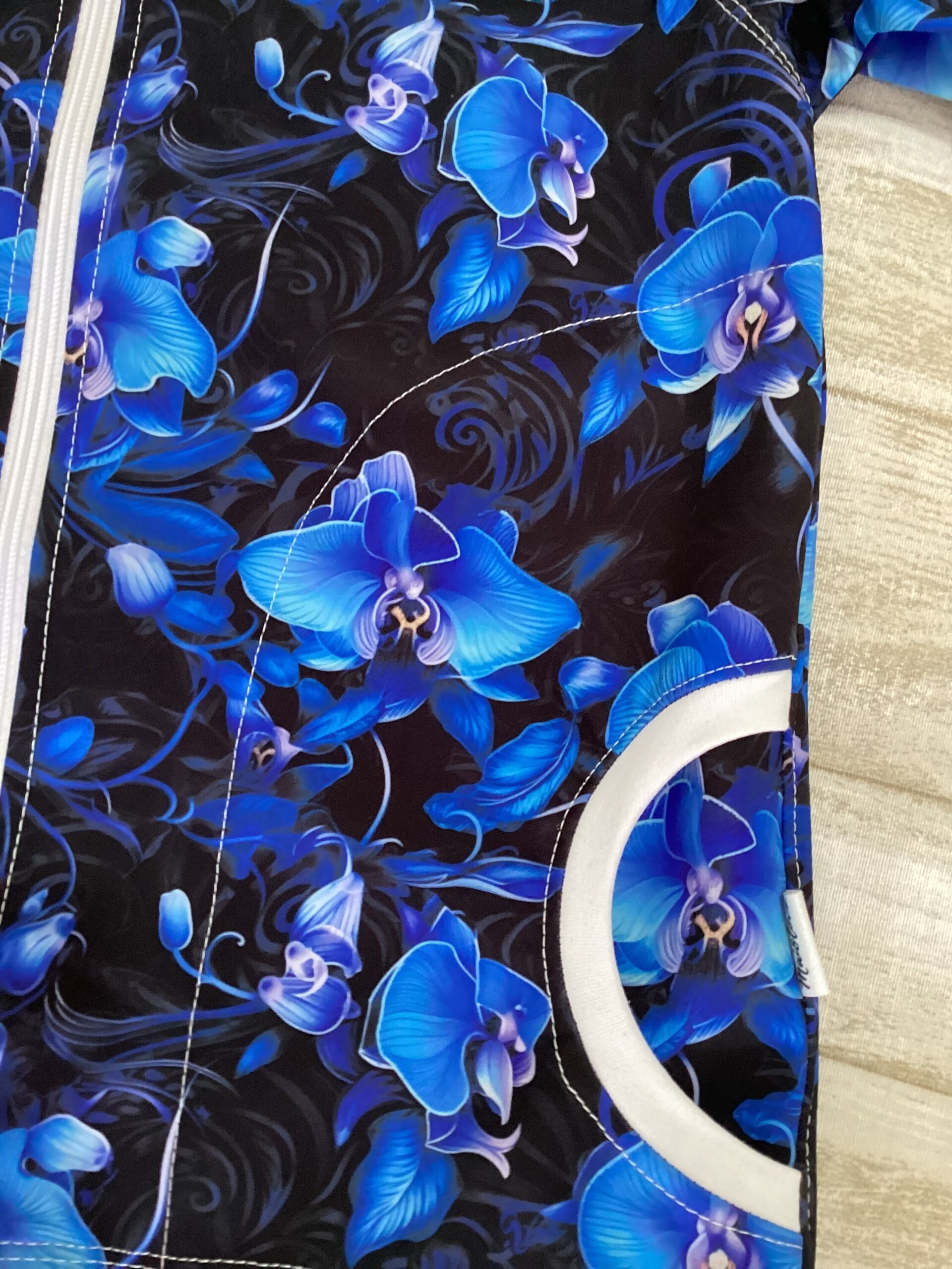 Chaqueta softshell. Talla 8. Orquideas con pompón - 2