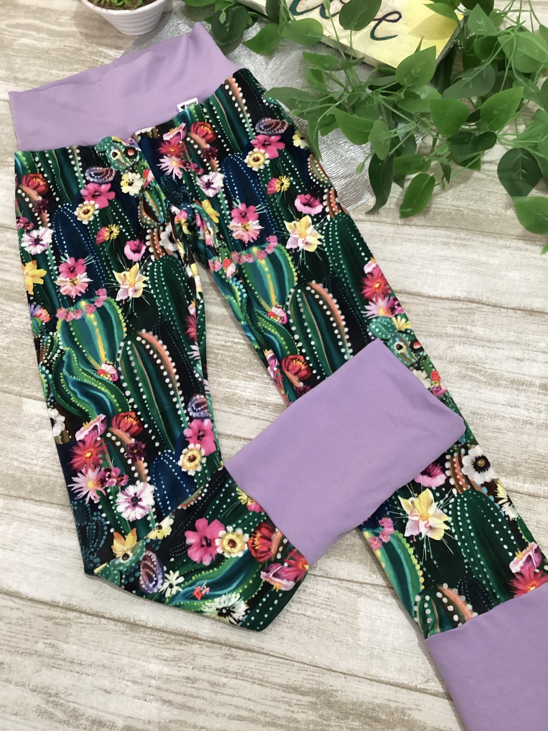 Pantalón leggin 6/9 años fluffiest. Cactus con flores. - 3
