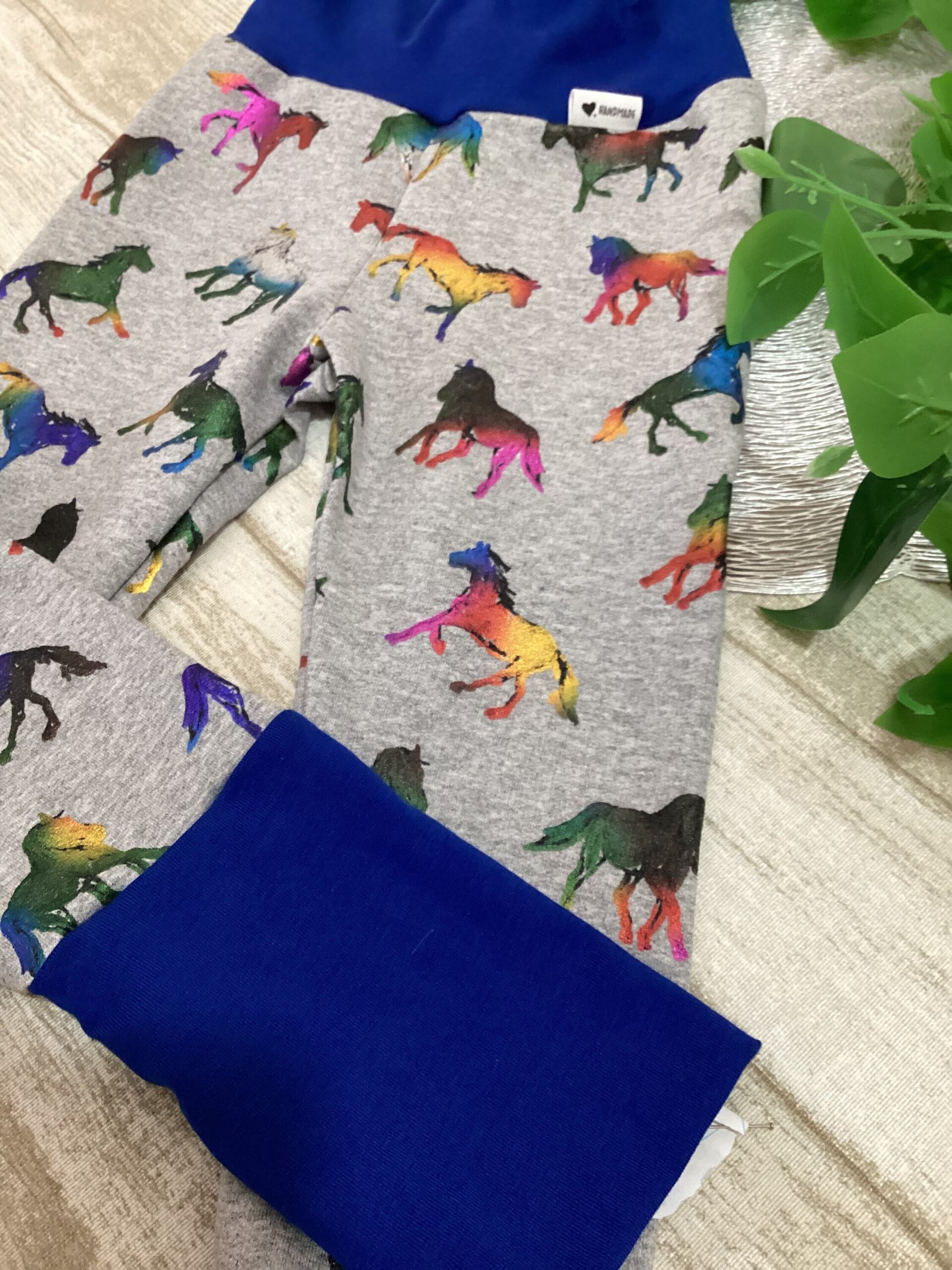 Pantalón leggin 1/3 años. Caballos y azul. French terry - 2