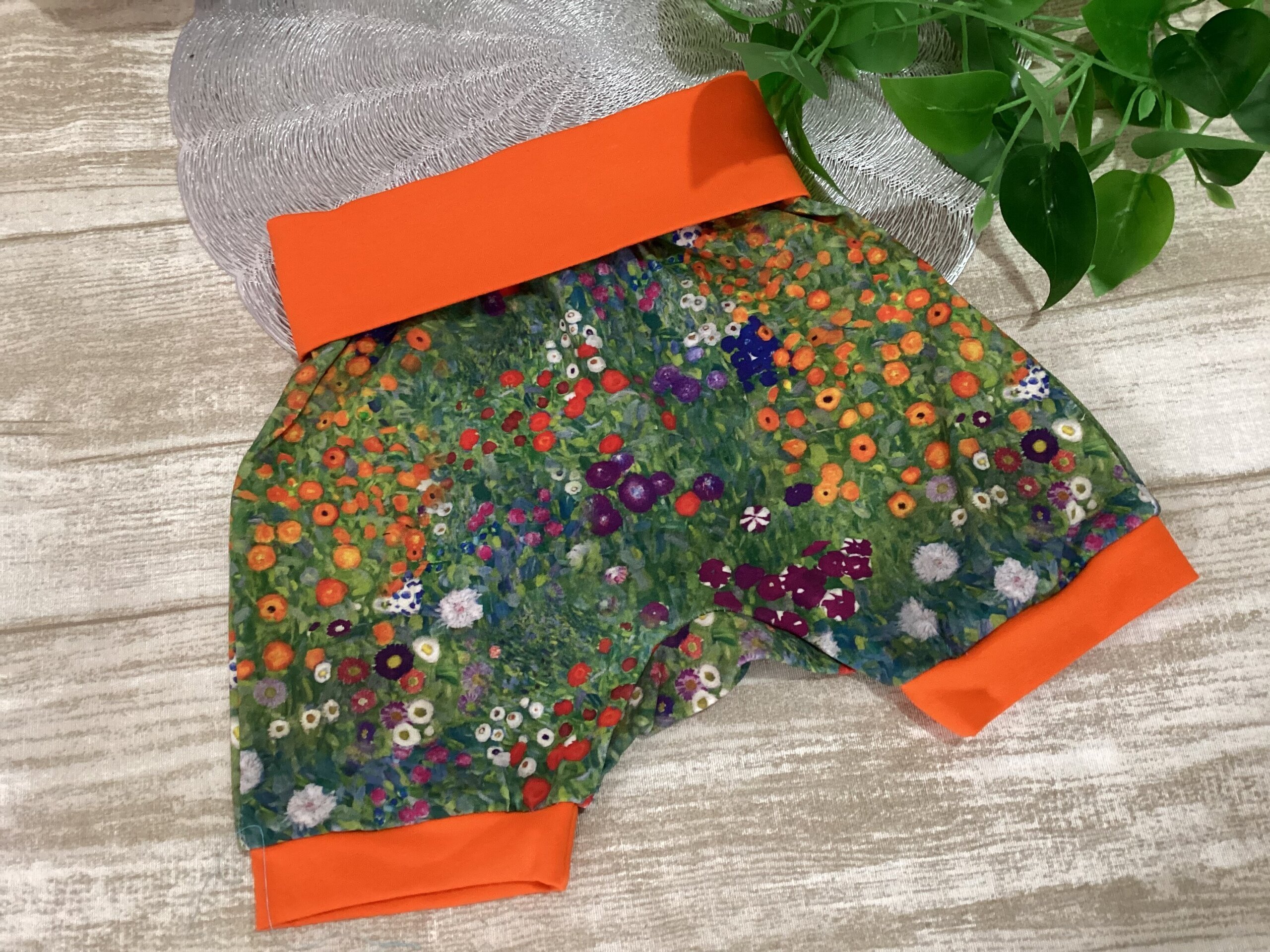 Pantalón corto 1/3 años. Flores cuadro. Punto. - 2